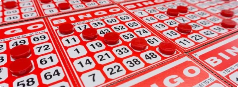 Bingobricka med röda markeringar